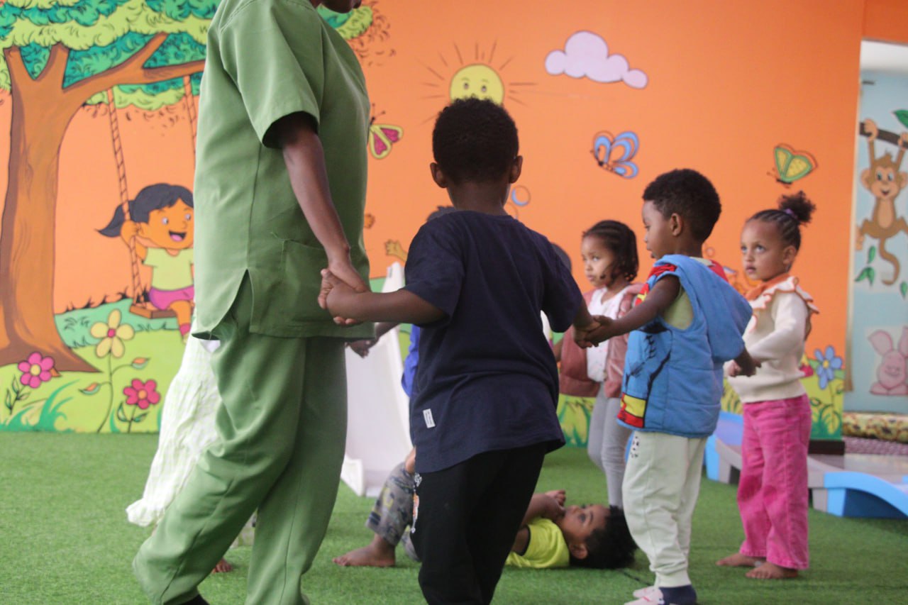 እኛ ማን ነን? (ፋምዝ የህፃናት ማቆያና ማበልጸጊያ)